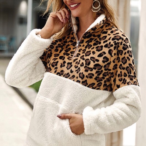 Tops - Leopard Sherpa Pullover Top